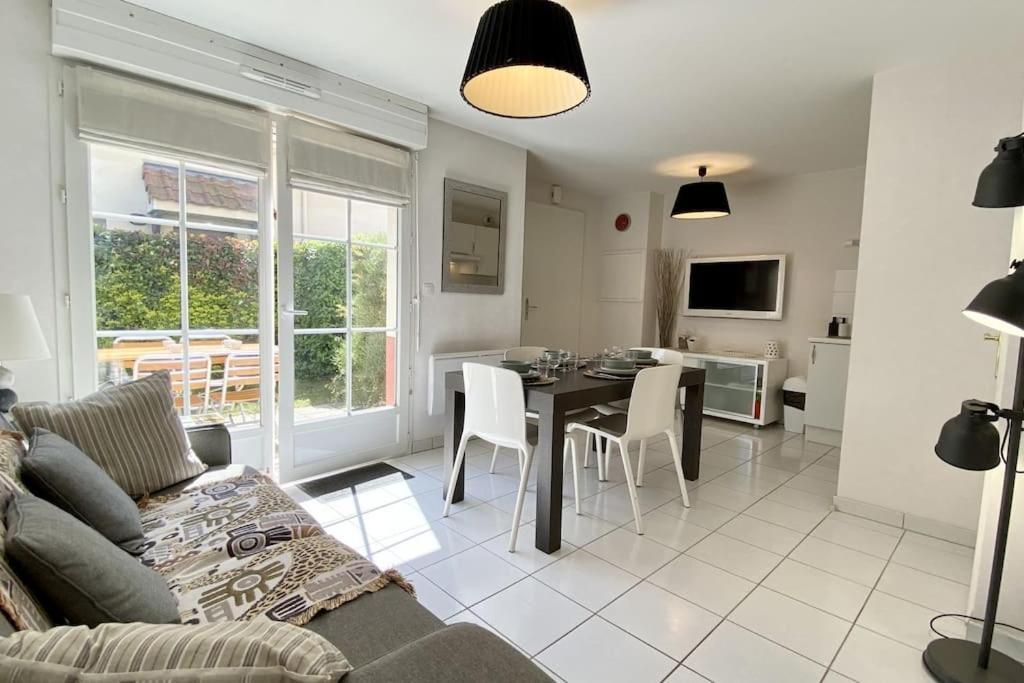 Maison 4 Personnes Avec Jardin Et Parking Крот Екстериор снимка